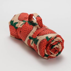 Puffy Picnic Blanket - Strawberry